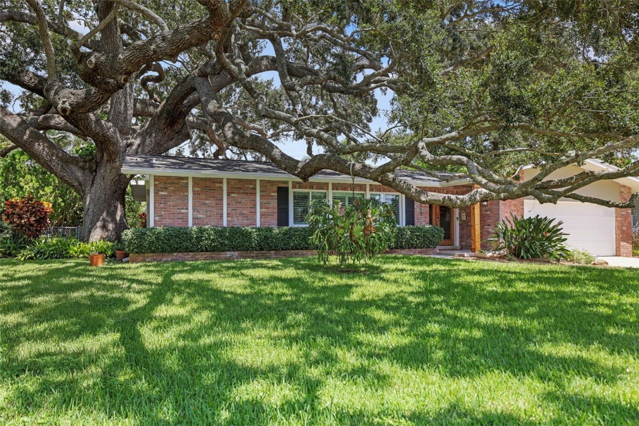 2353 Demaret Drive , Dunedin, FL 34698 Photo