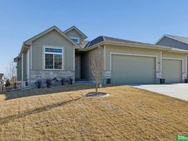 11909 S 212th Street, Gretna, NE 68028