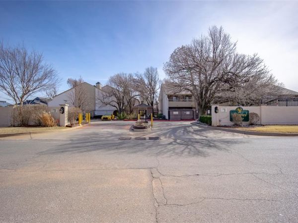 11120 Stratford Drive, Unit 214, Oklahoma City, OK 73120