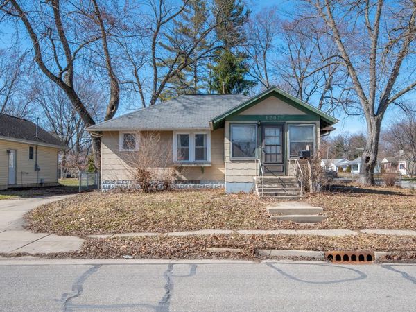 1207 Valparaiso Street , Valparaiso, IN 46383