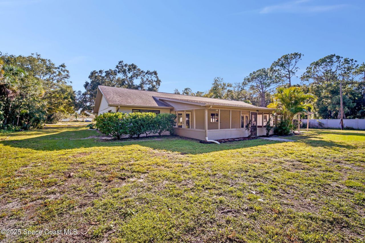 3940 Fairfax Drive , Mims, FL 32754 Photo