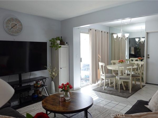 1307 Via Santiago, Unit B, Corona, CA 92882