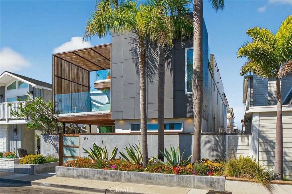 219 Colton, Newport Beach, CA 92663 Main Photo