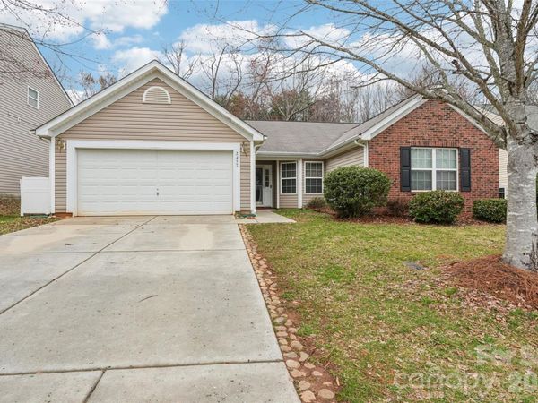 2457 Marthas Ridge Drive, Statesville, NC 28625