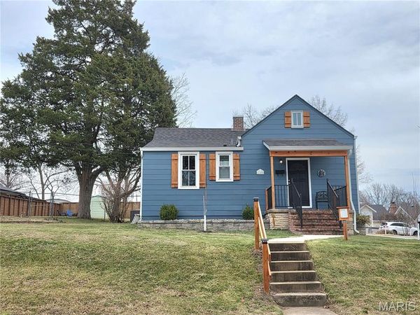 1200 N Benton Avenue , St Charles, MO 63301