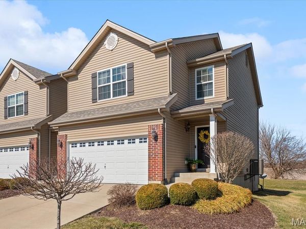 824 Harbor Woods Drive, Fairview Heights, IL 62208