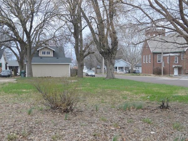 331 Washington Avenue , East Alton, IL 62024