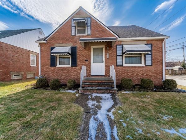 8927 Torrance Avenue , Brooklyn, OH 44144