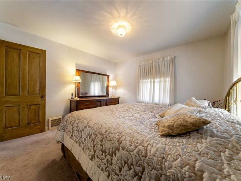 8927 Torrance Avenue , Brooklyn, OH 44144 Photo 13