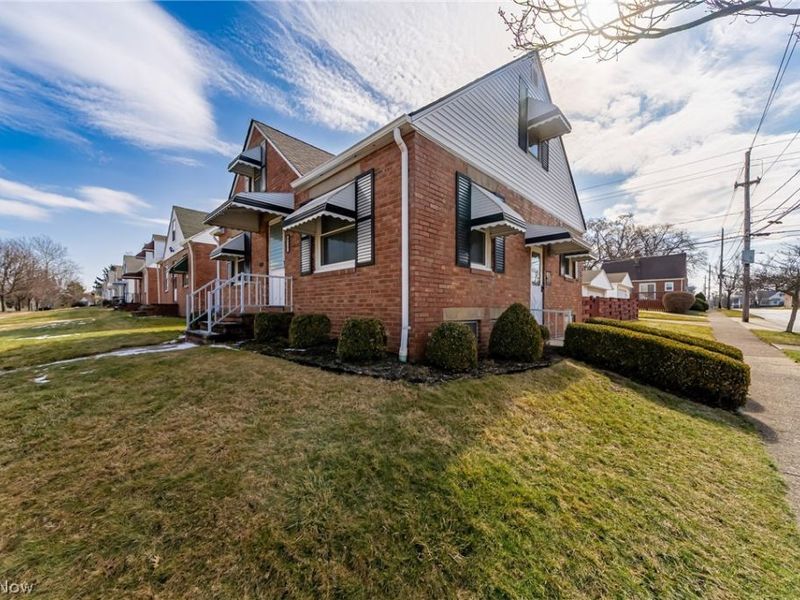 8927 Torrance Avenue , Brooklyn, OH 44144 Photo 2