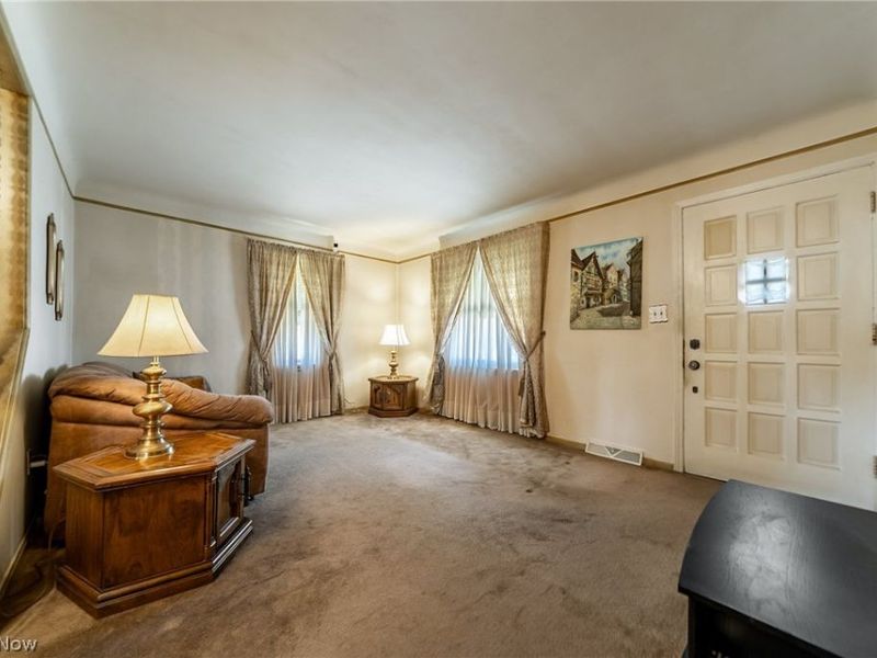 8927 Torrance Avenue , Brooklyn, OH 44144 Photo 4