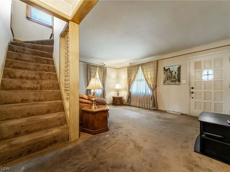 8927 Torrance Avenue , Brooklyn, OH 44144 Photo 6