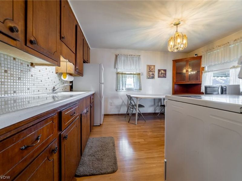 8927 Torrance Avenue , Brooklyn, OH 44144 Photo 7