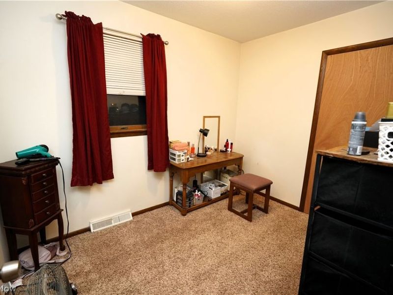 223 Naples Drive , Elyria, OH 44035 Photo 15