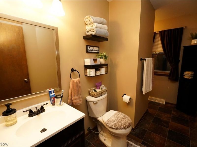 223 Naples Drive , Elyria, OH 44035 Photo 17