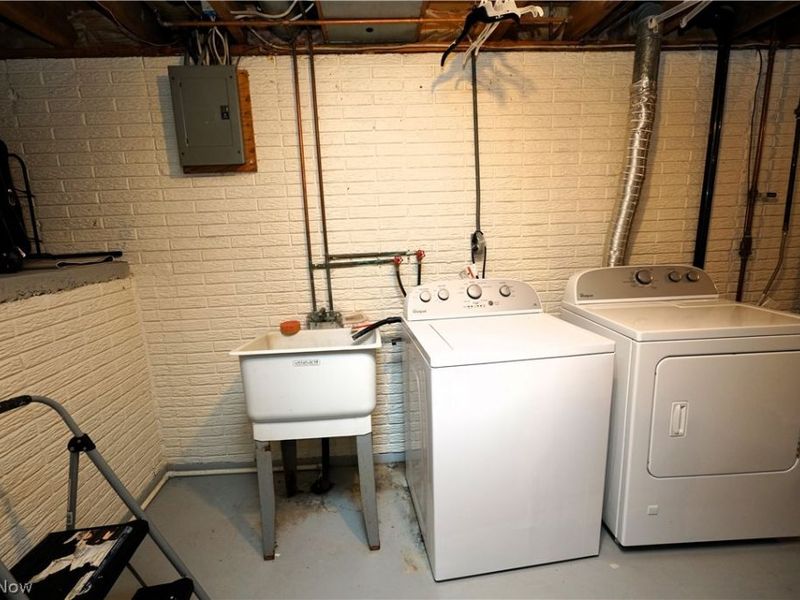 223 Naples Drive , Elyria, OH 44035 Photo 18