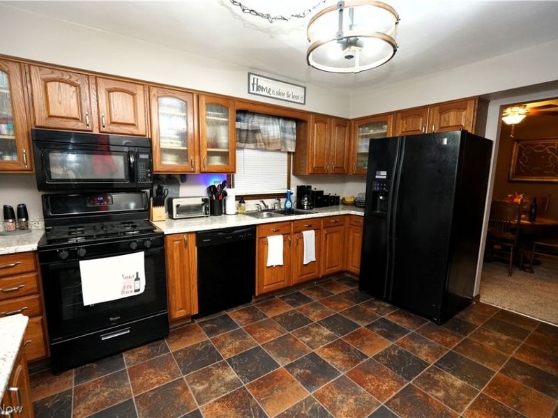 223 Naples Drive , Elyria, OH 44035 Photo 2