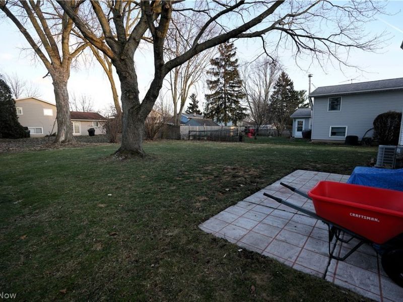 223 Naples Drive , Elyria, OH 44035 Photo 21