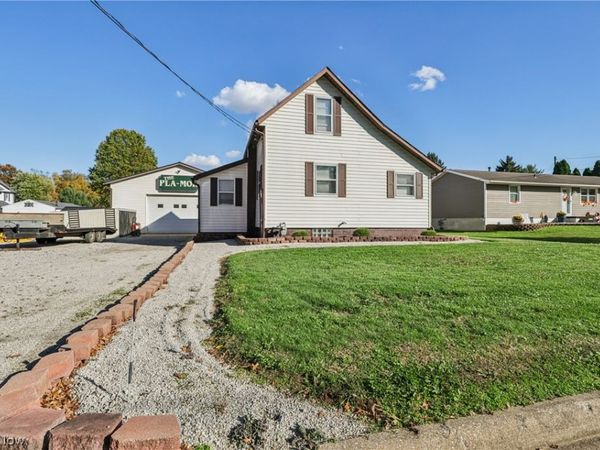 670 Dartmouth Street SE, Brewster, OH 44613