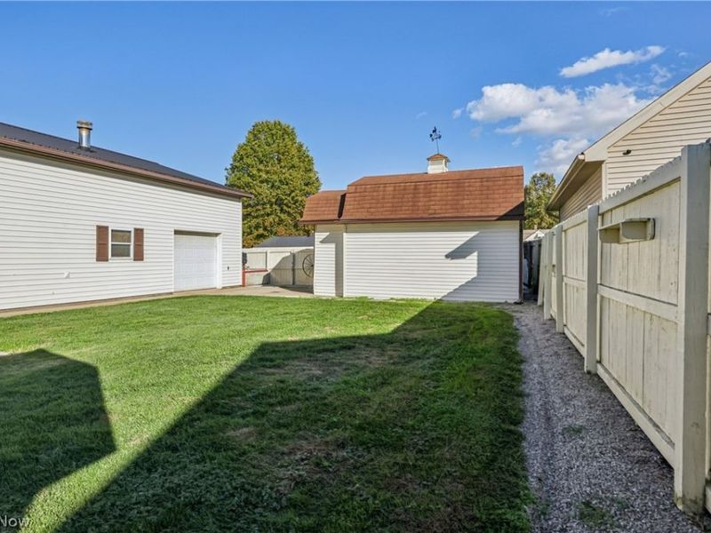 670 Dartmouth Street SE, Brewster, OH 44613 Photo 12