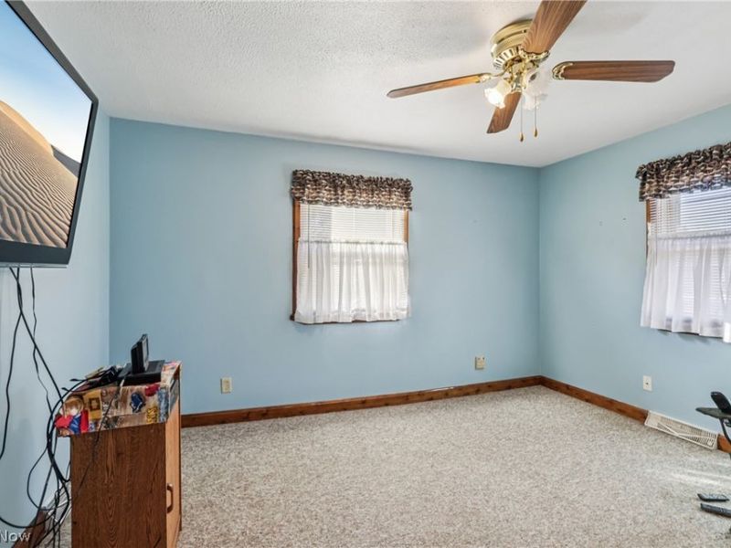 670 Dartmouth Street SE, Brewster, OH 44613 Photo 18