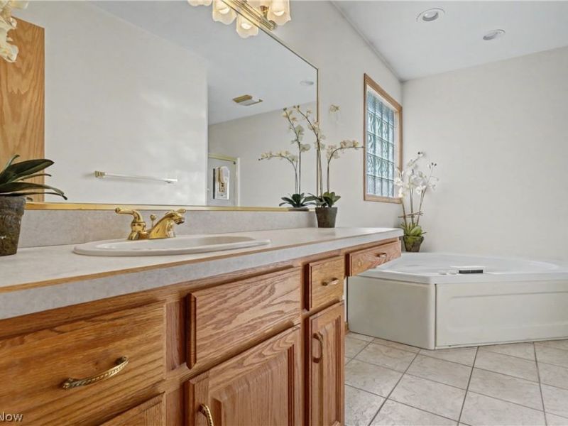 1540 Pimlico Drive , Youngstown, OH 44515 Photo 11