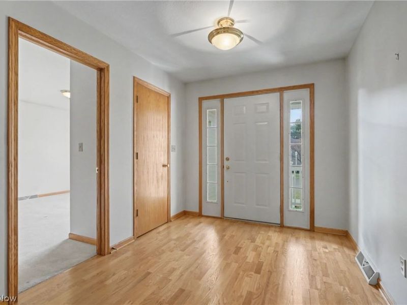 1540 Pimlico Drive , Youngstown, OH 44515 Photo 2