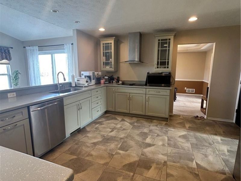 38014 Terrell Drive , North Ridgeville, OH 44039 Photo 2