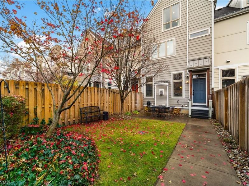 1585 E 118th Street , Cleveland, OH 44106 Photo 2