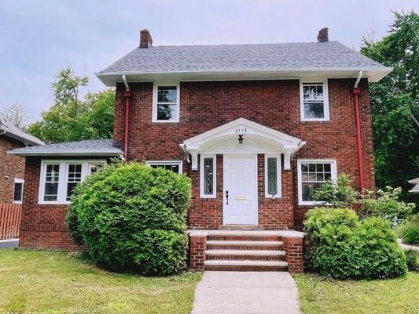 2712 Scarborough Road , Cleveland Heights, OH 44106