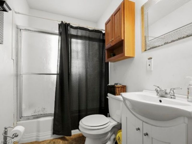 1750 Halbert Drive , Poland, OH 44514 Photo 9