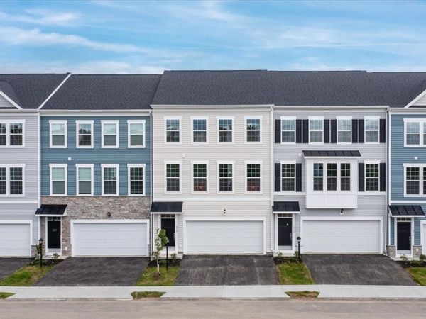 216 Truth Cir, Harmony, PA 16037