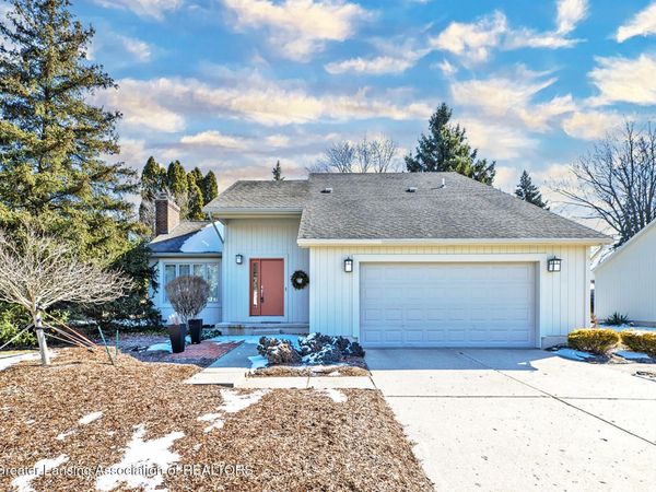 1510 Sand Point Drive, Lansing, MI 48917