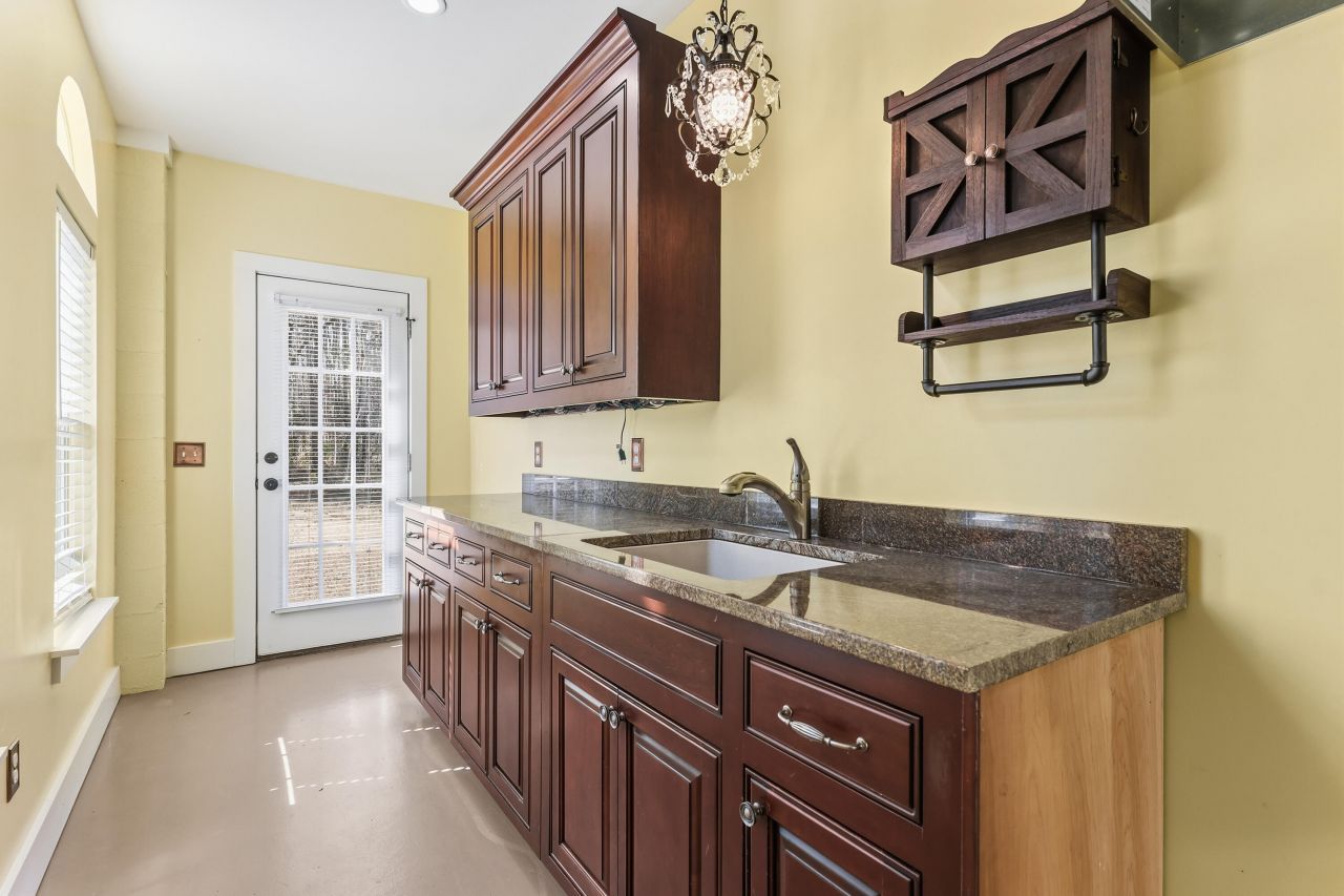 6440 Saint Anthony Drive Photo 39