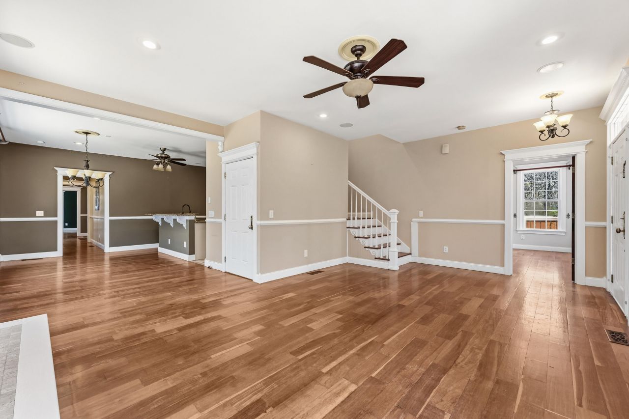 6440 Saint Anthony Drive Photo 7