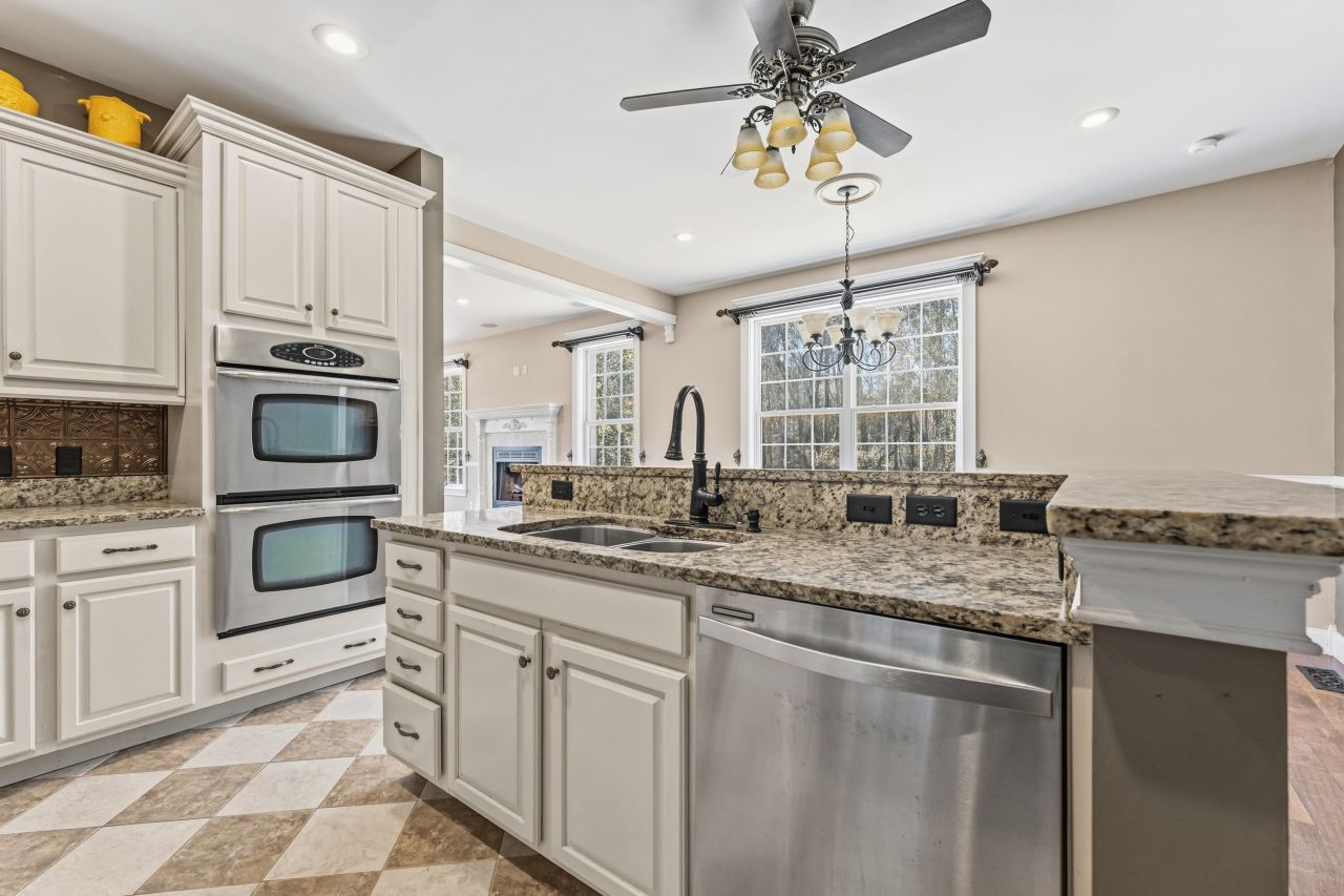 6440 Saint Anthony Drive Photo 8