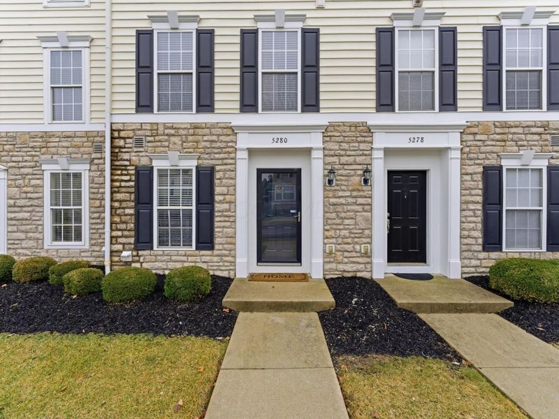 5280 Royal Arch Cascade Drive , Unit 26, Dublin, OH 43016 Photo 2