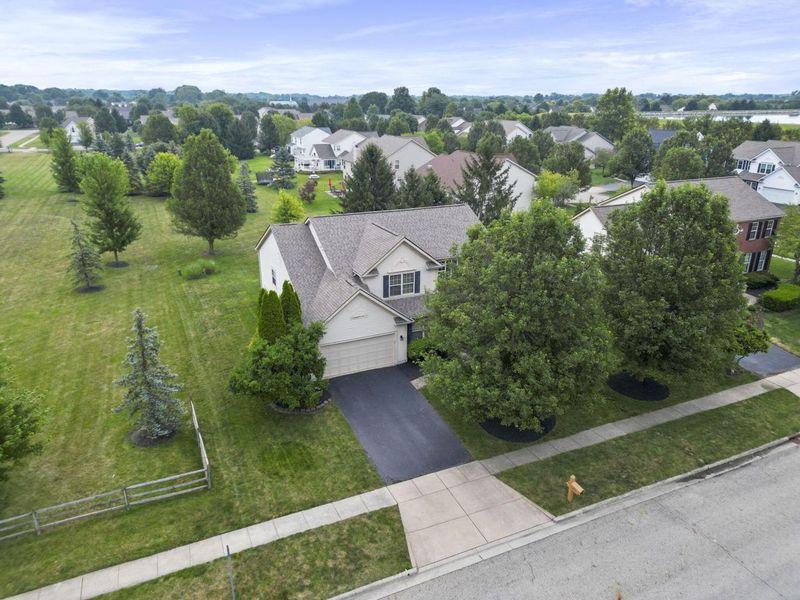 6351 Beaumont Square , Lewis Center, OH 43035 Photo 2