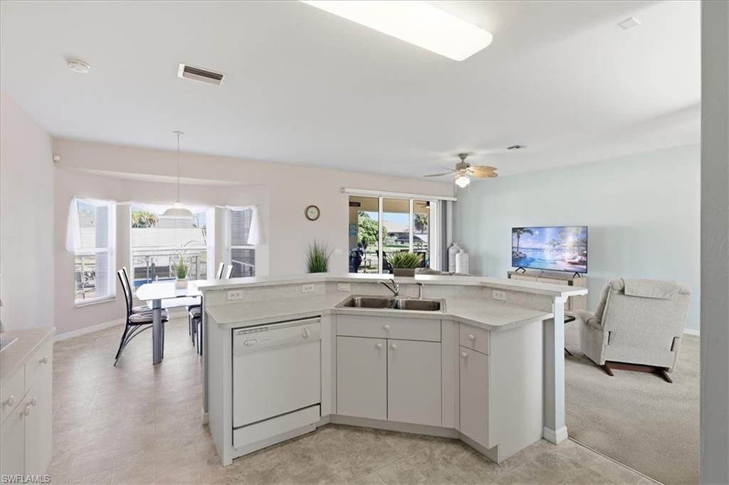 105 SE 40th Ter, Cape Coral, FL 33904 Photo