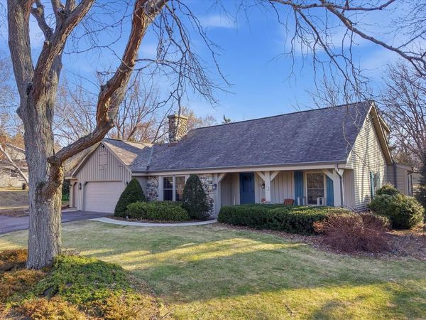 7453 Devonshire DRIVE, Cedarburg, WI 53012