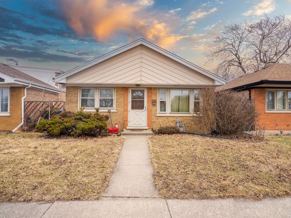 5929 S Major Avenue , Chicago, IL 60638