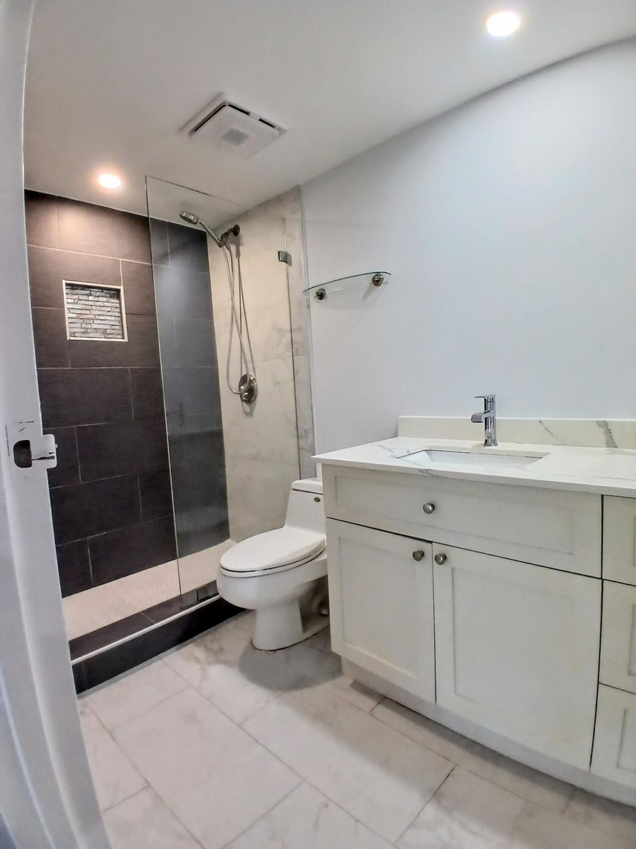 1830 Embassy Drive, Unit 303, West Palm Beach, FL 33401 Photo