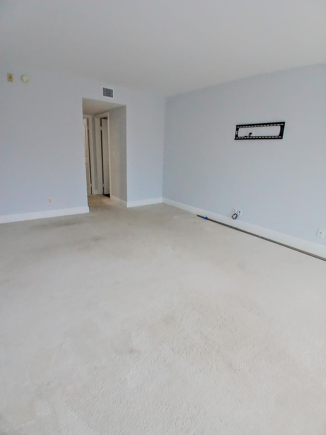 1830 Embassy Drive, Unit 303, West Palm Beach, FL 33401 Photo