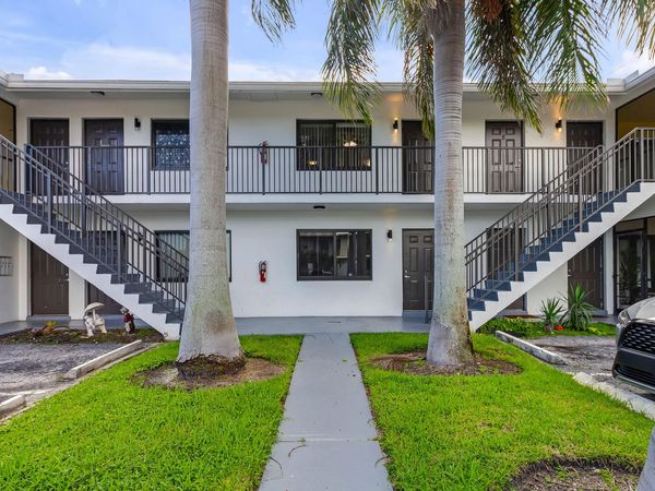 520 NE 44th Street, Boca Raton, FL 33431