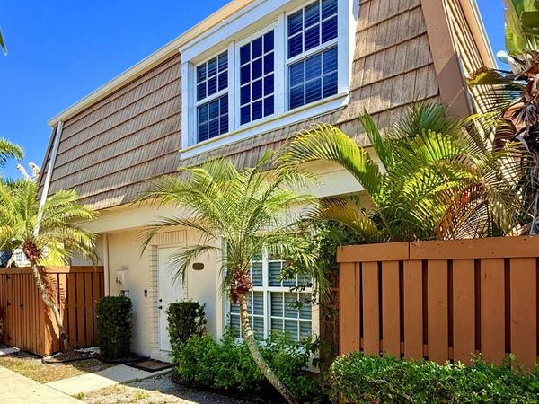 11584 Winchester Drive, Palm Beach Gardens, FL 33410