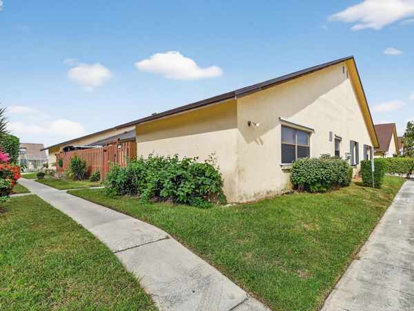 484 Springdale Circle, Unit 48d, Palm Springs, FL 33461