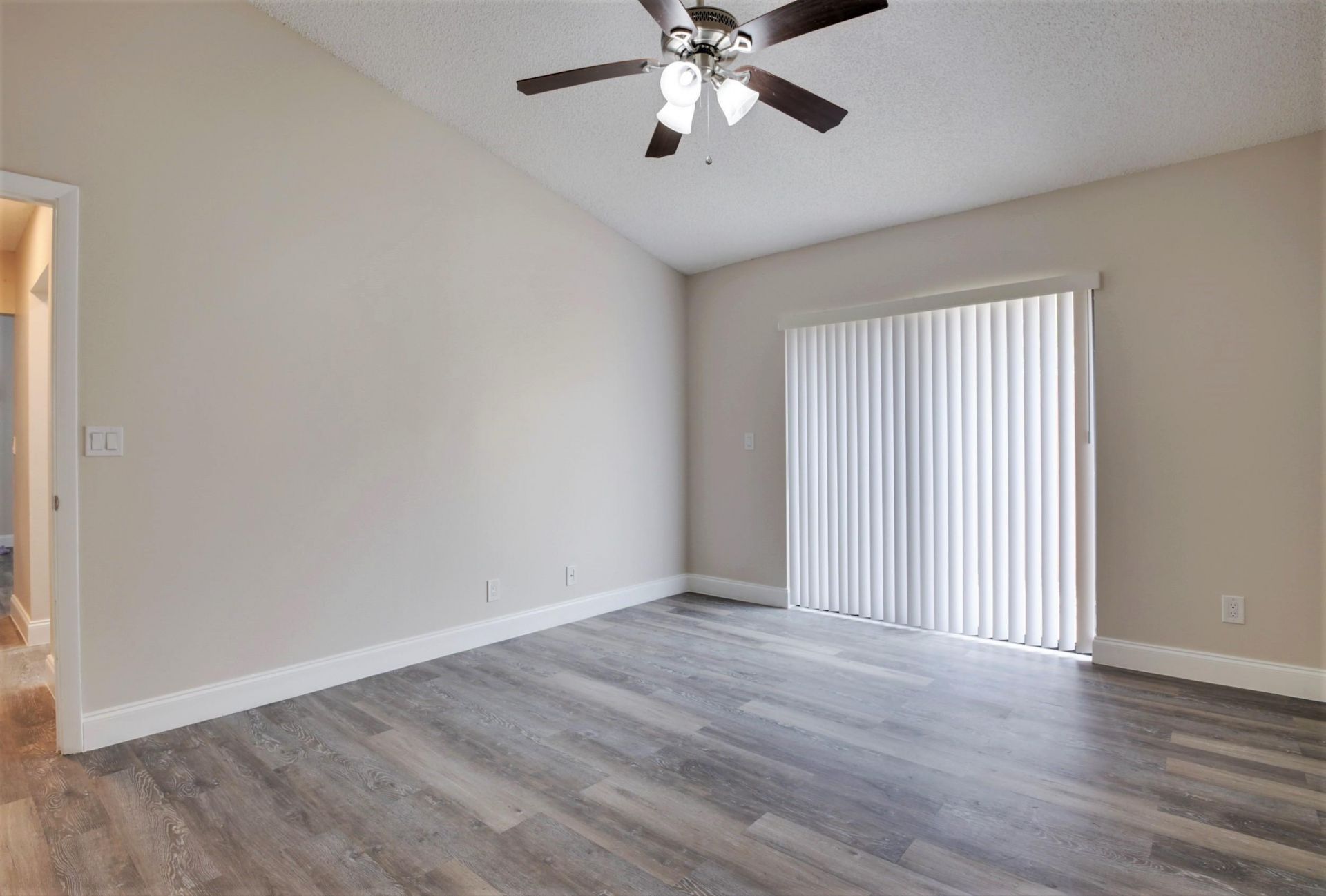484 Springdale Circle, Unit 48d, Palm Springs, FL 33461 Photo