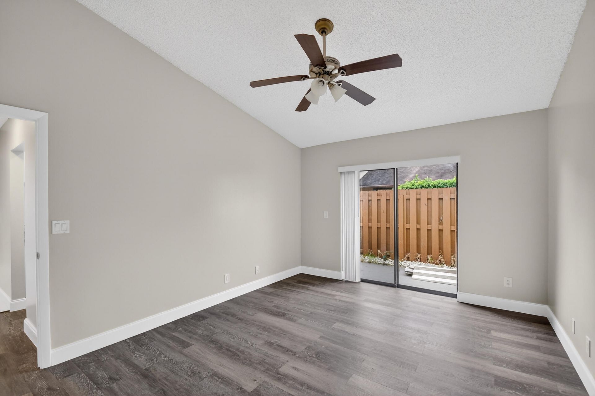 484 Springdale Circle, Unit 48d, Palm Springs, FL 33461 Photo