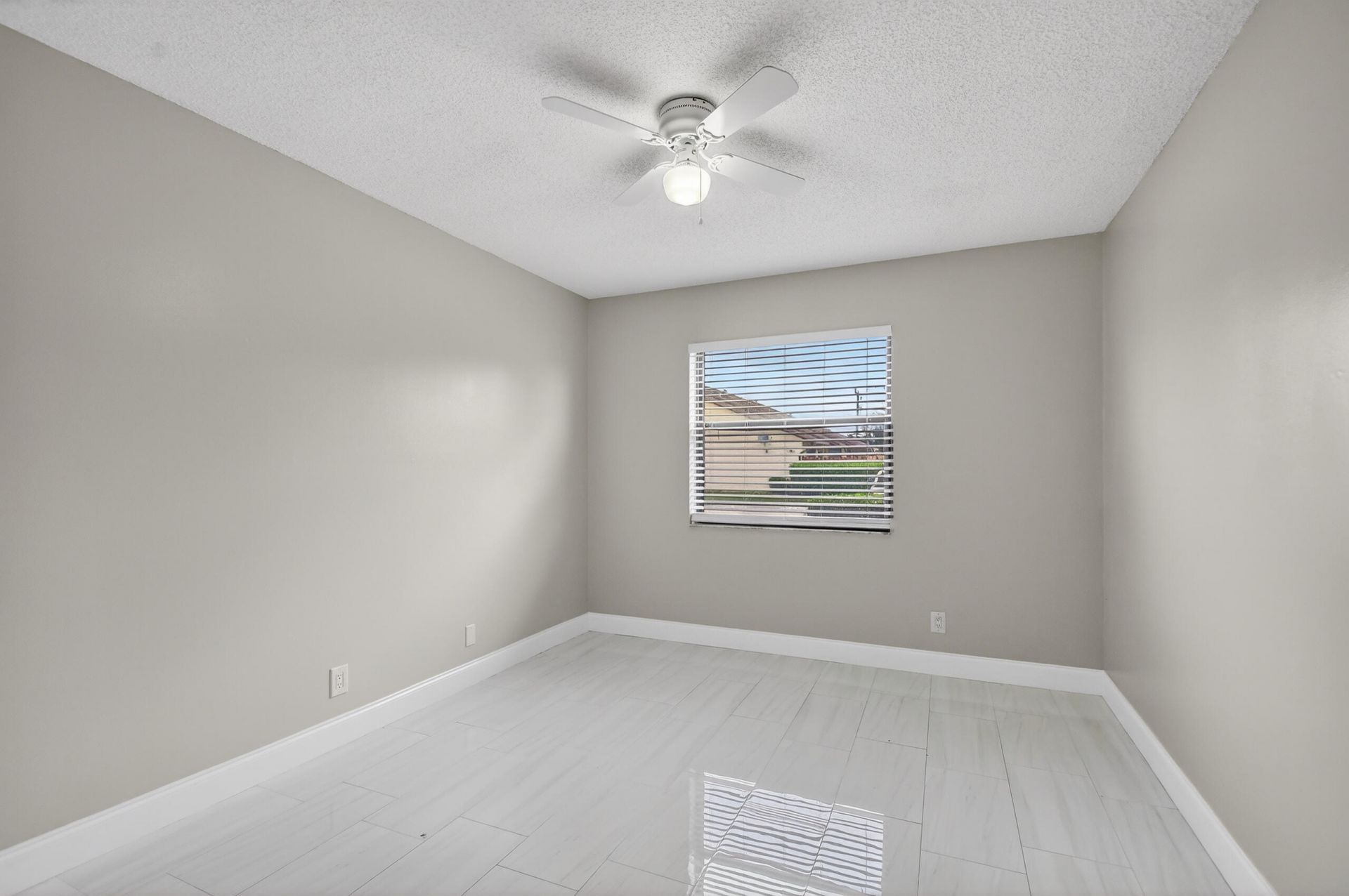 484 Springdale Circle, Unit 48d, Palm Springs, FL 33461 Photo