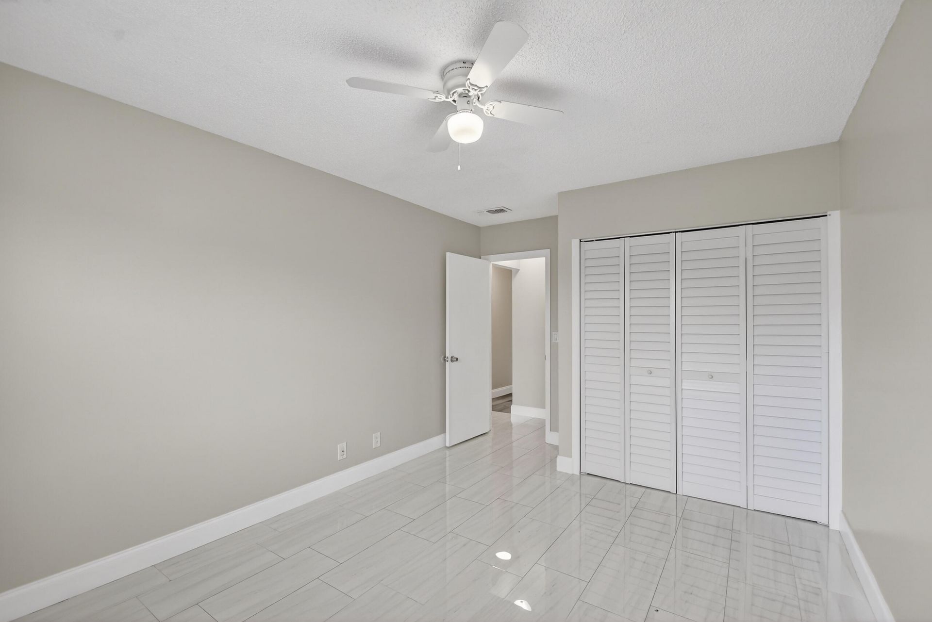 484 Springdale Circle, Unit 48d, Palm Springs, FL 33461 Photo